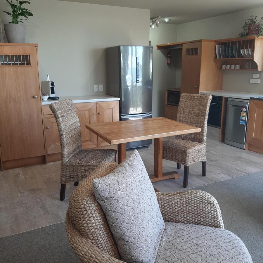 Ohiwa Beach Apartments/ Motel Opotiki Exteriör bild